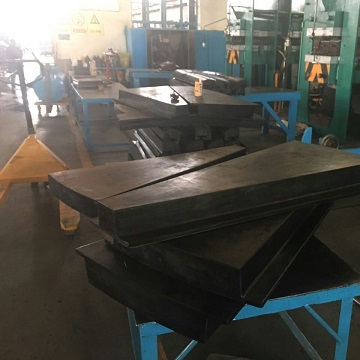 球磨機(jī)橡膠襯板安裝